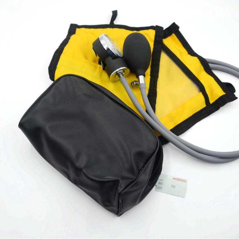 अस्पताल के सहायक उपकरण TPU पुन: प्रयोज्य मैनुअल प्रेशर इन्फ्यूजन बैग, एनरोइड गेज प्रेशर इन्फ्यूज़र बैग के साथ